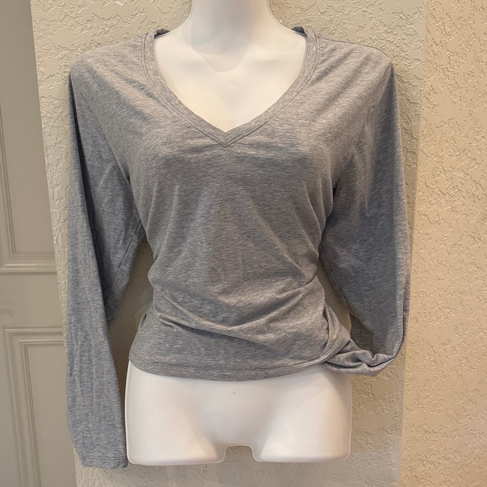 Athleta Light Gray V-Neck Long Sleeve Blouse